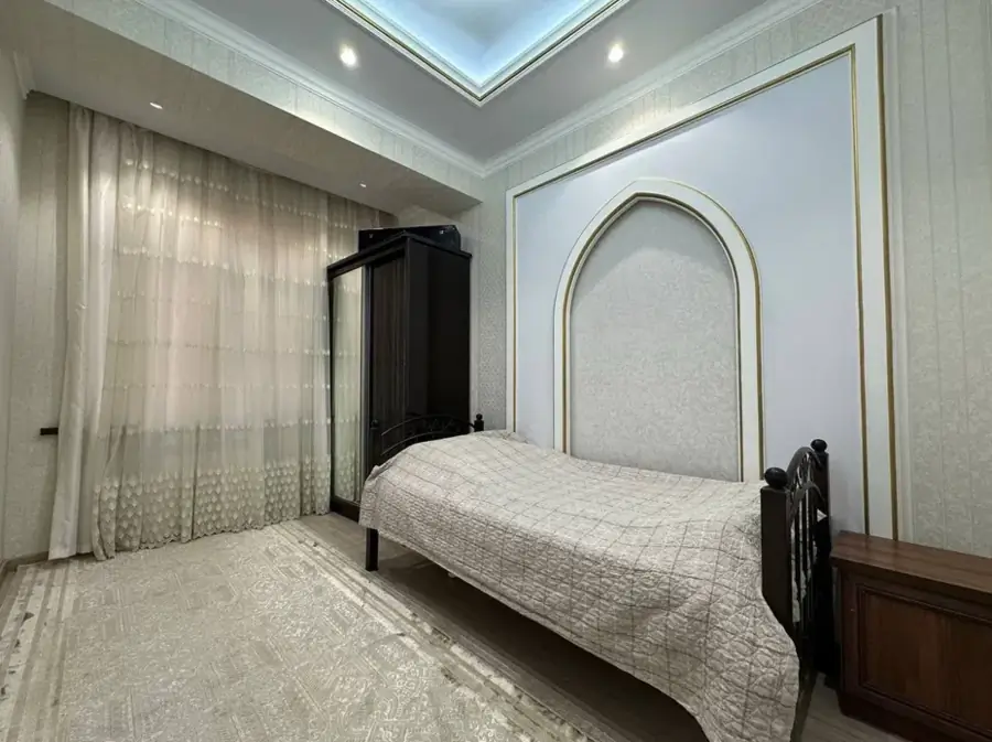 Продается 4-комнатная квартира − 110 м²