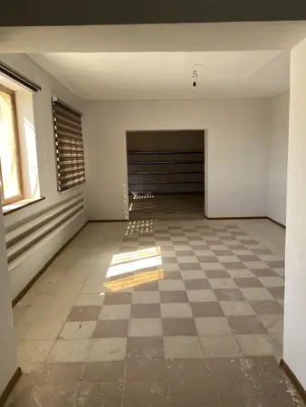 Ofis − 160 m², 2/2 qavat