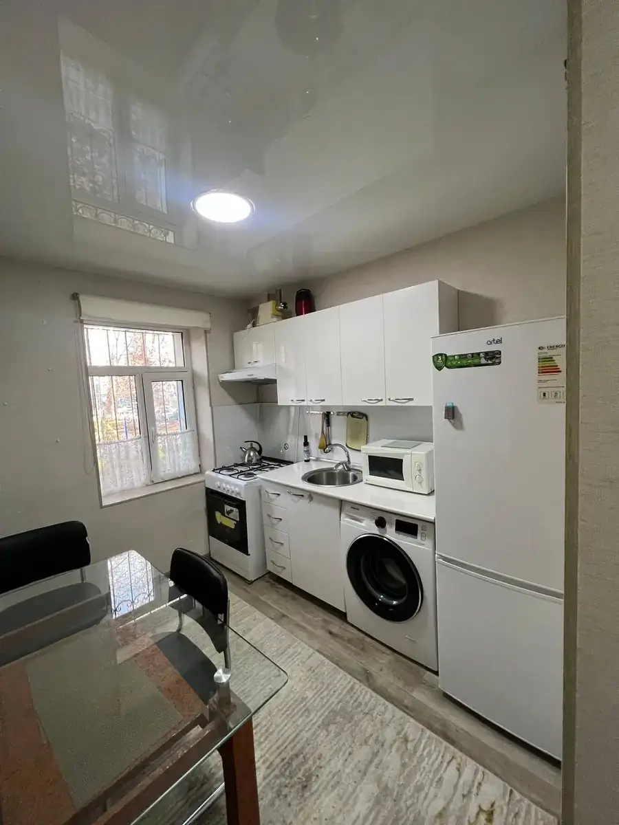 Продается 1-комнатная квартира − 27 м²