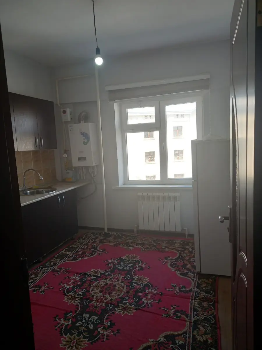 Продается 2-комнатная квартира − 60 м²