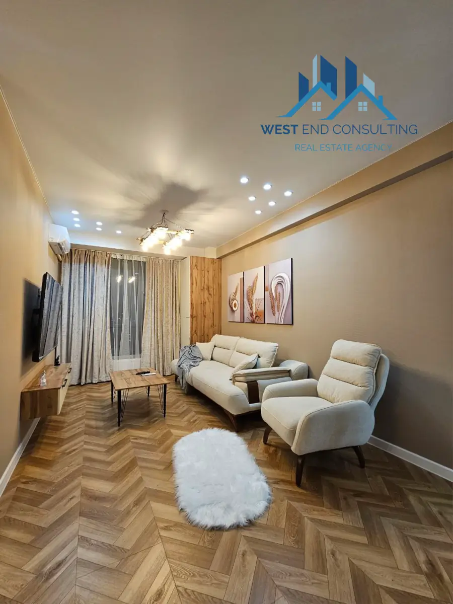 Продается 2-комнатная квартира − 53 м²