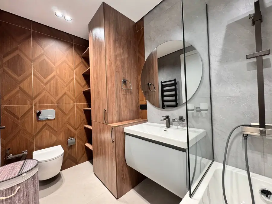 Посуточно 4-комнатная квартира − 130 м²