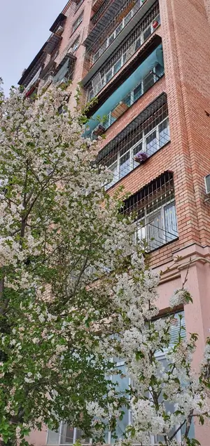 4 xonali kvartira sotiladi − 124.7 m²