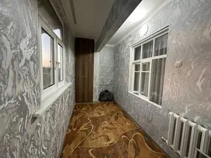 2 xonali kvartira sotiladi − 58 m²