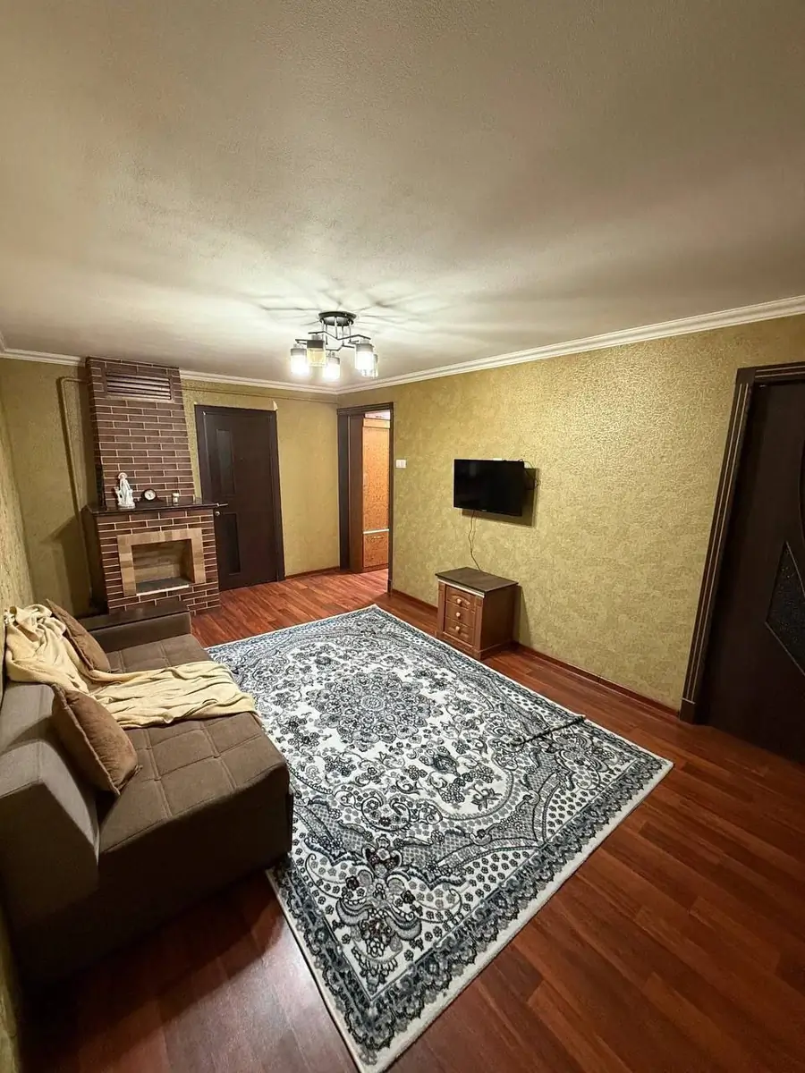 2 xonali kvartira sotiladi − 50 m²