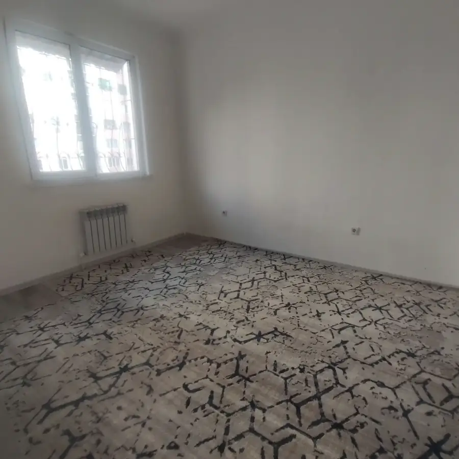 Продается 3-комнатная квартира − 70 м²