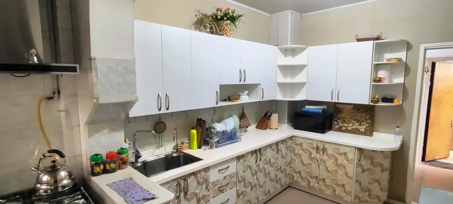Продается 4-комнатная квартира − 131 м²