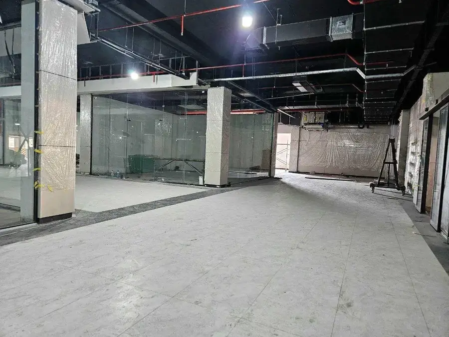 Savdo-sotiq maydoni sotiladi − 21 m²