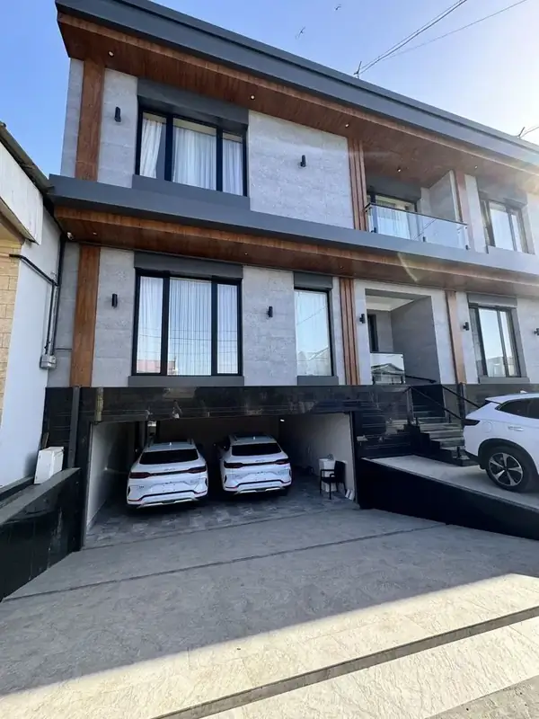 3 qavatli uy − 470 m², 3 sot. 