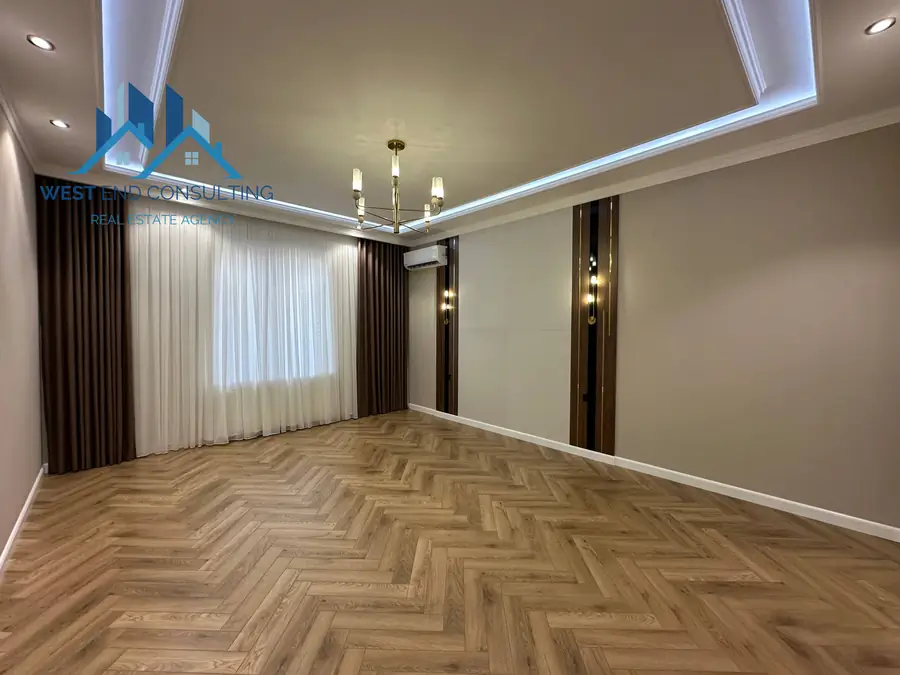 Ijaraga 3 qavatli uy − 350 m²