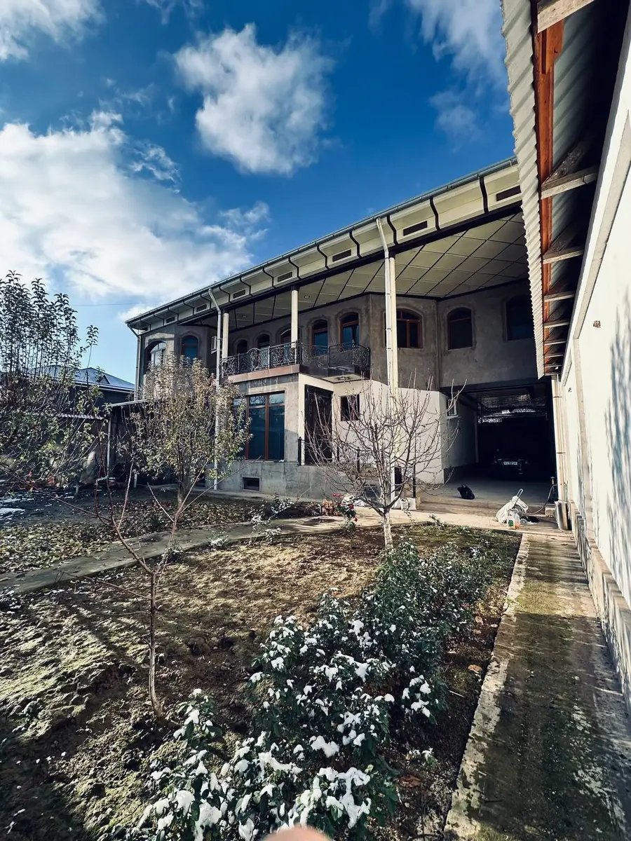 2 qavatli uy sotiladi − 500 m²