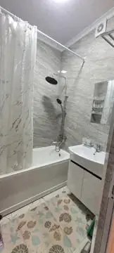 Сдается 2-комнатная квартира − 68 м²