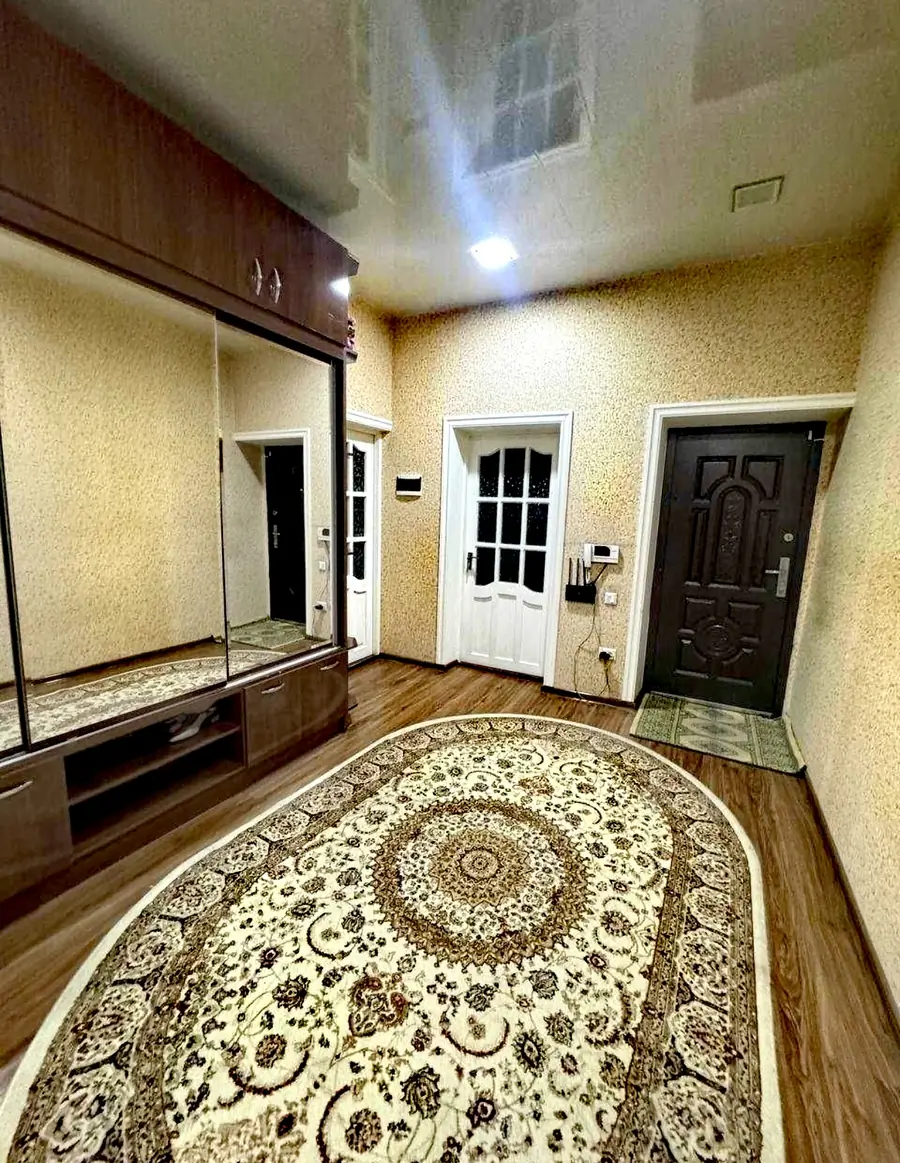 4 xonali kvartira sotiladi − 103 m²
