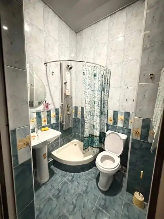 Сдается 3-комнатная квартира − 161 м²