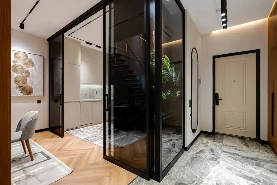 3 xonali kvartira sotiladi − 95 m²
