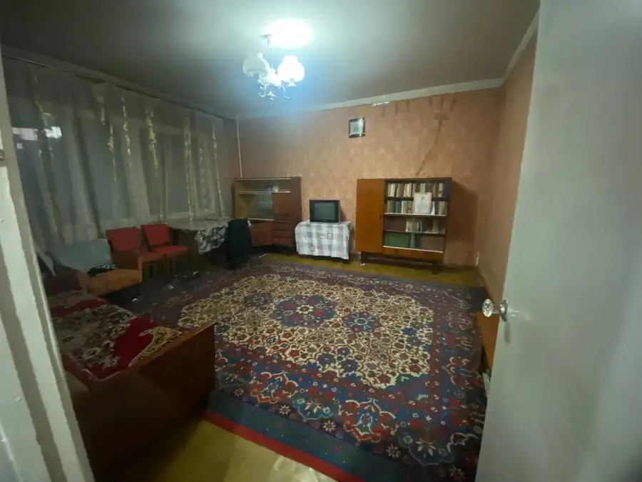 Продается 2-комнатная квартира − 60 м²