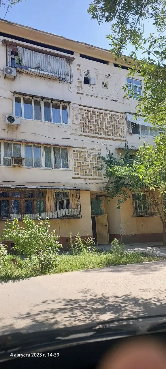 Продается 3-комнатная квартира − 62 м²