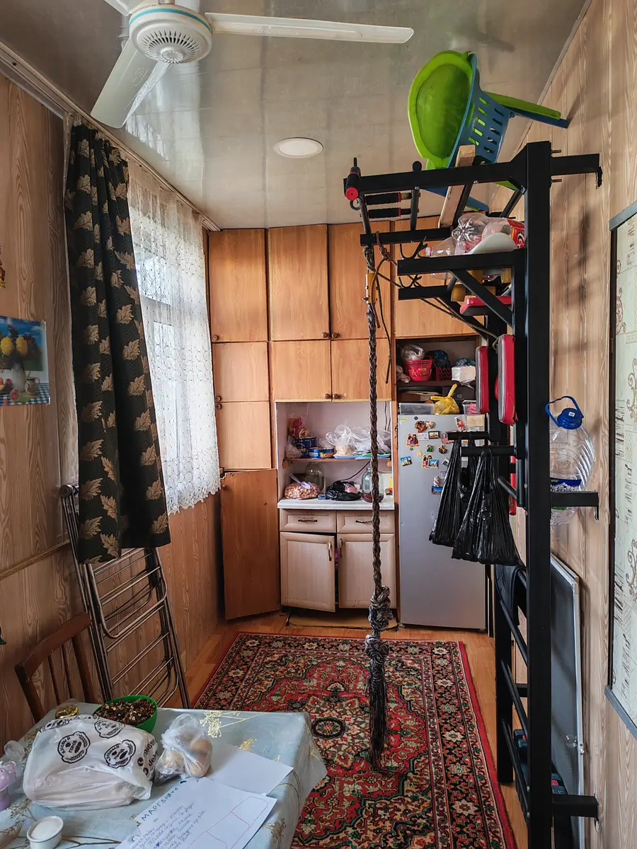 3 xonali kvartira sotiladi − 64 m²