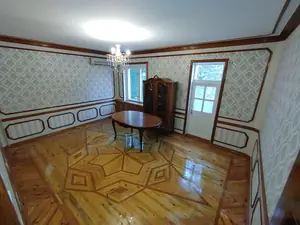 4 xonali kvartira sotiladi − 110 m²