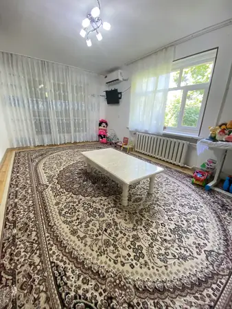 3-комнатная квартира − 90 м², 5/5 этаж