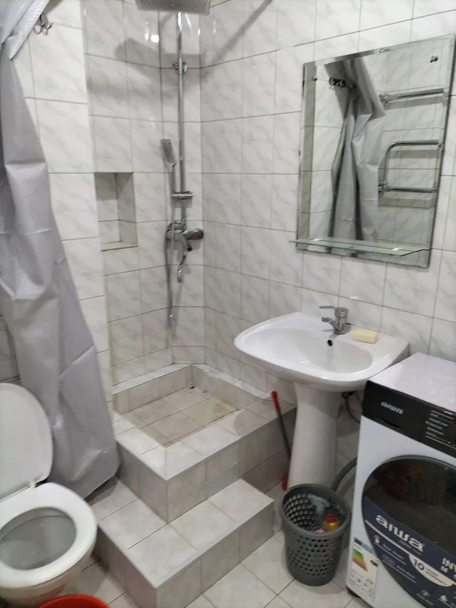 Сдается 1-комнатная квартира − 45 м²