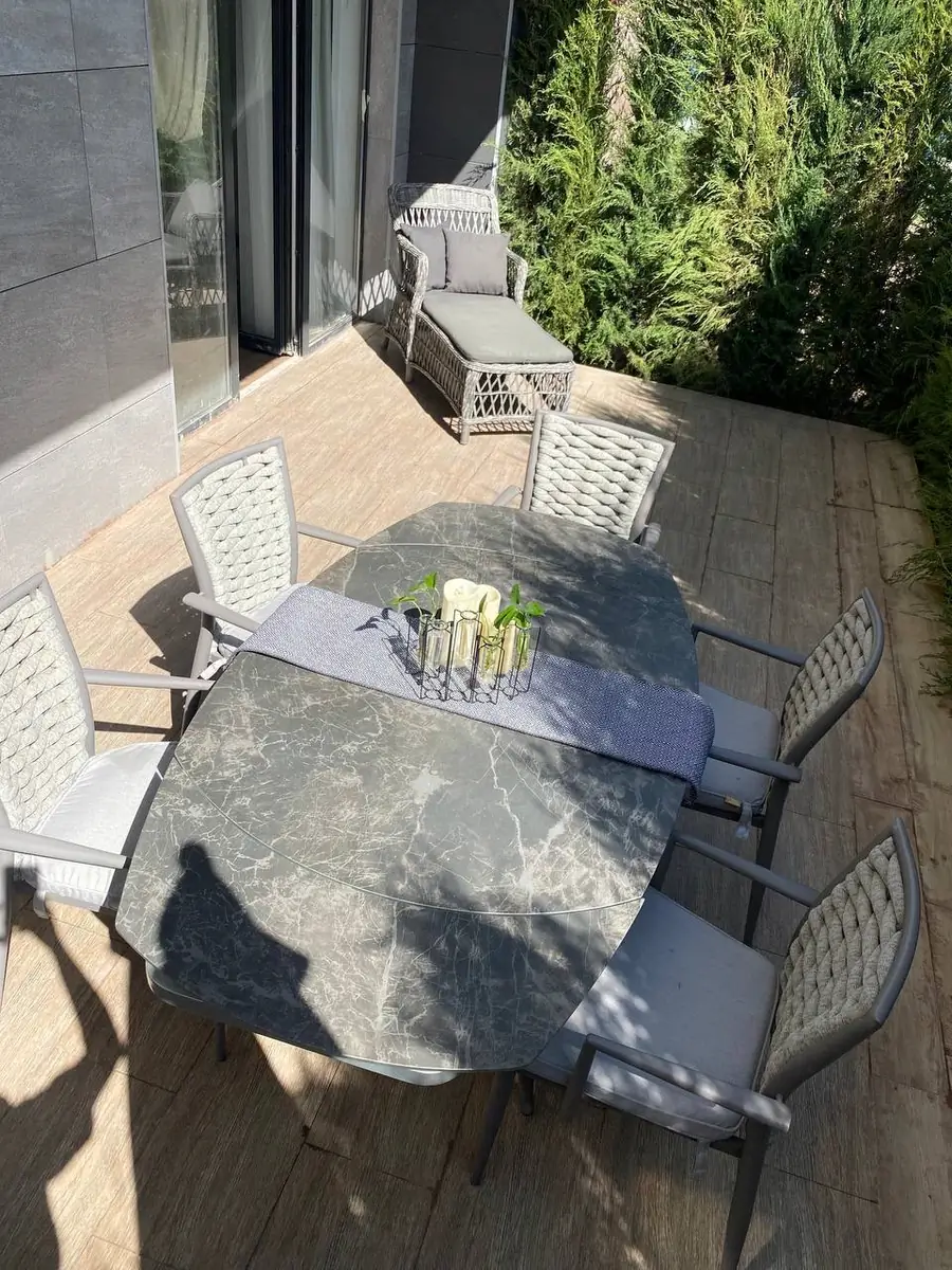 Сдается 3-комнатная квартира − 122 м²