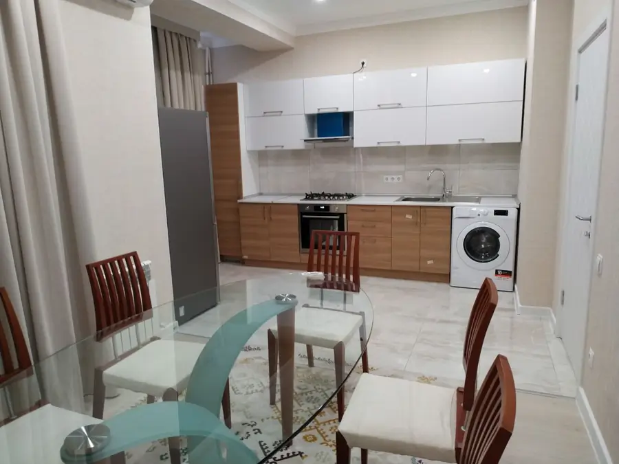 Продается 4-комнатная квартира − 109 м²