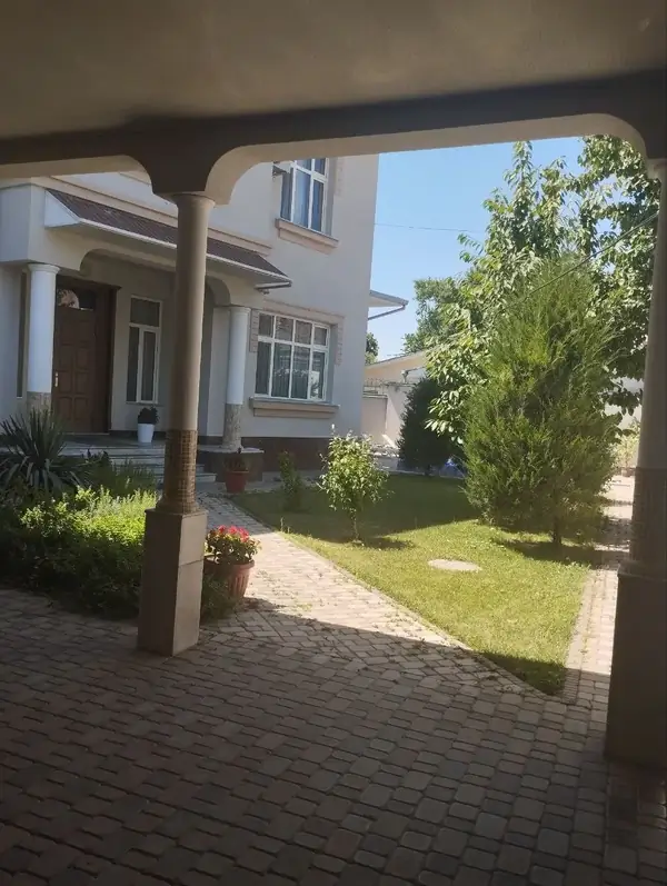 2 qavatli uy − 248 m², 5 sot.