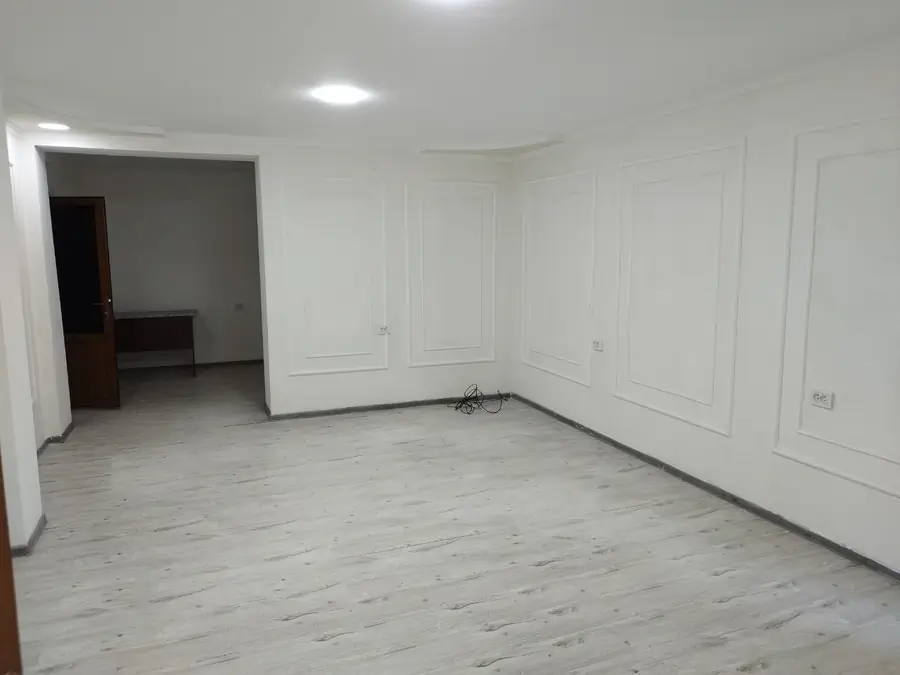 Ijaraga ofis − 90 m²