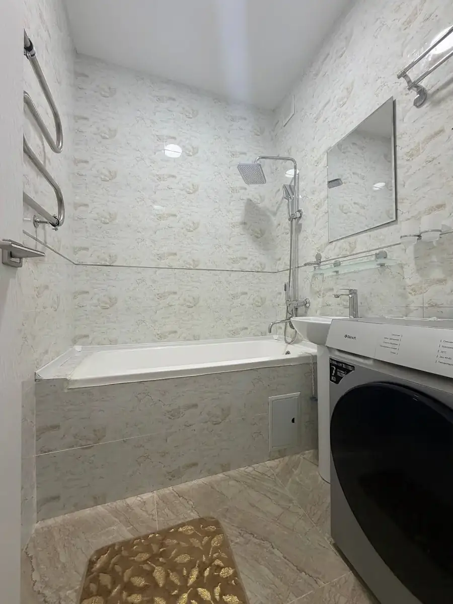 2 xonali kvartira sotiladi − 50 m²