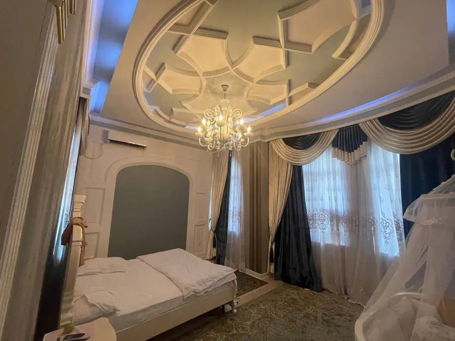 Сдается 4-этажный дом − 1000 м²