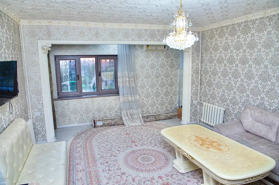 Продается 2-комнатная квартира − 55 м²