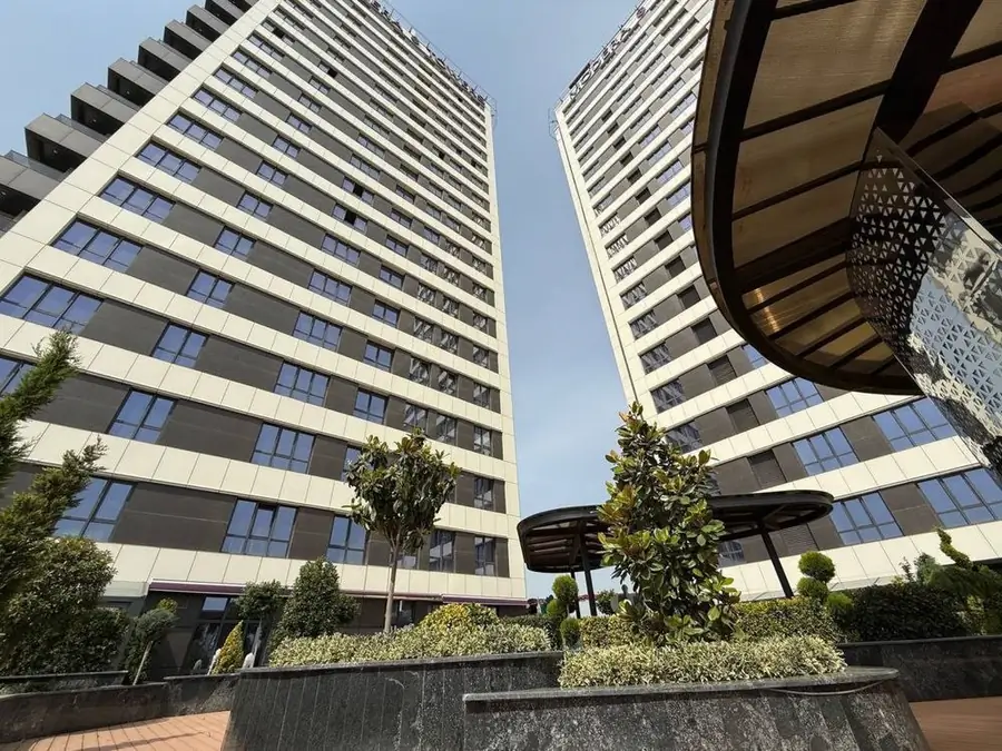 Продается 3-комнатная квартира − 76 м²