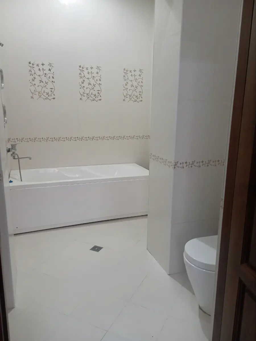 Ijaraga ofis − 1200 m²