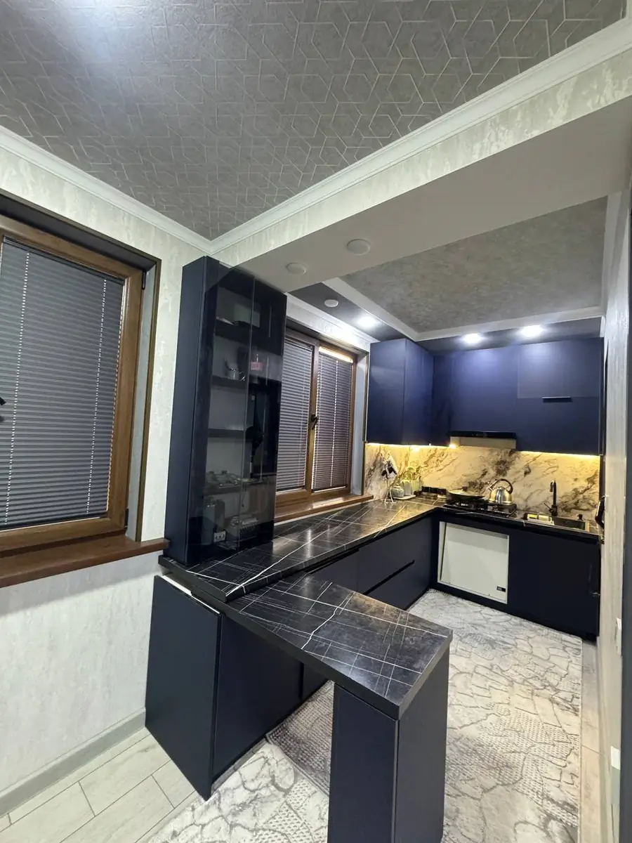 3 xonali kvartira sotiladi − 52 m²