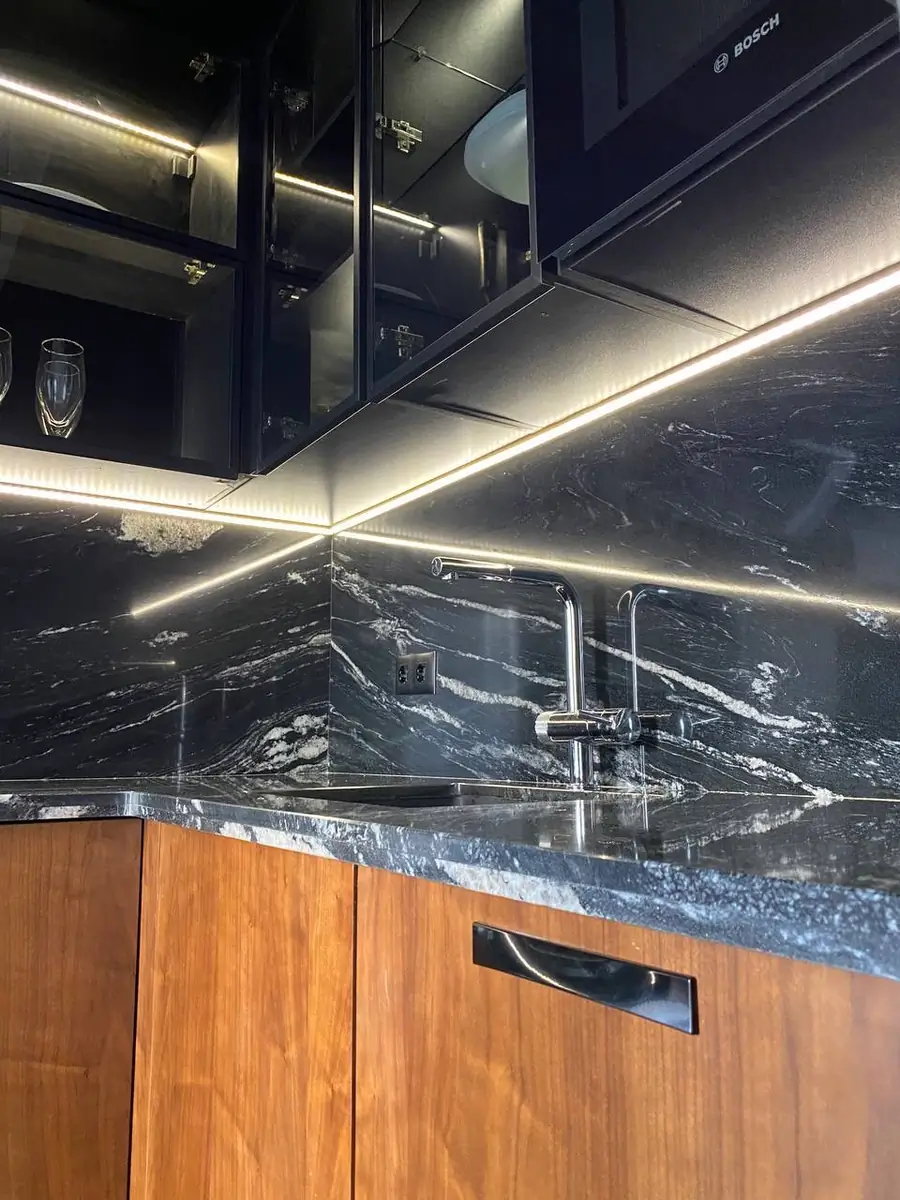 Сдается 3-комнатная квартира − 122 м²