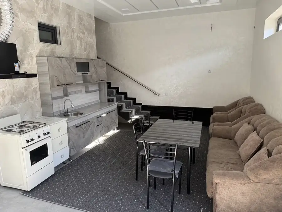 Ijaraga 2 qavatli uy − 60 m²