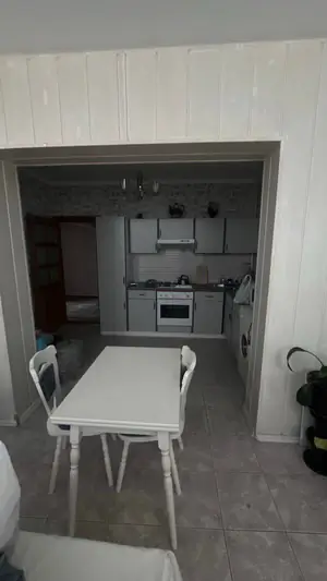 Сдается 4-комнатная квартира − 110 м²