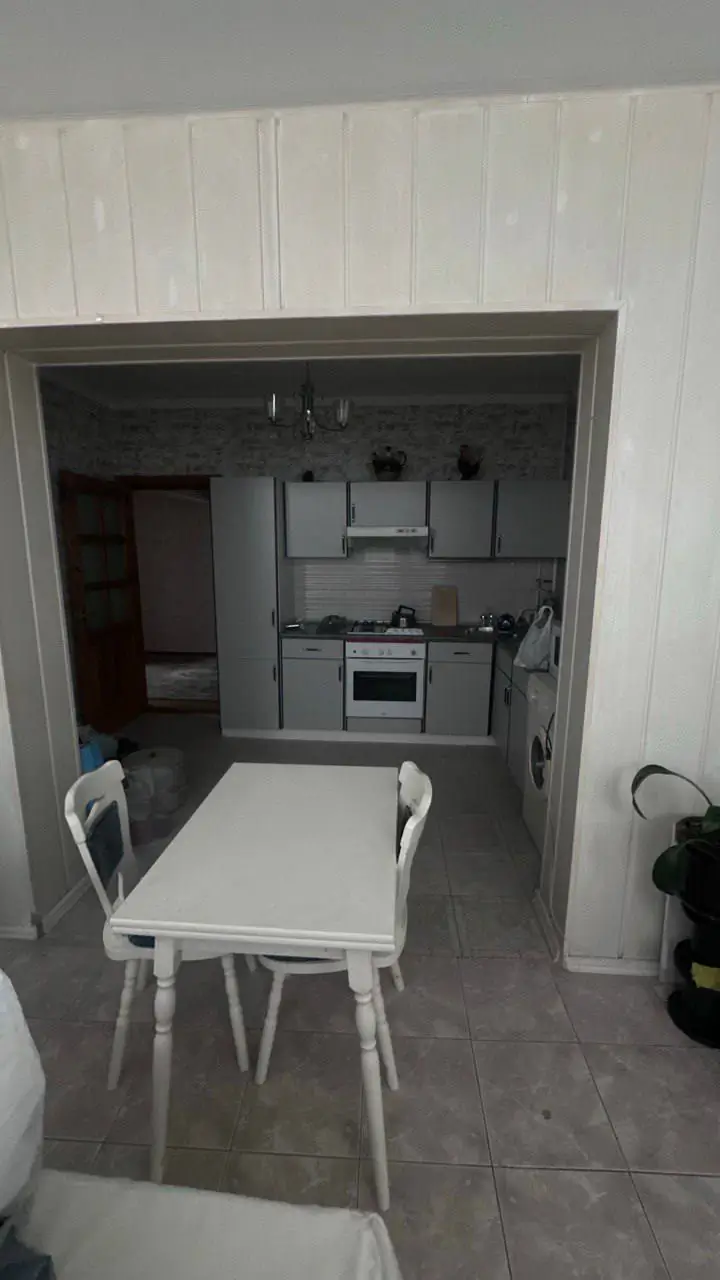 Сдается 4-комнатная квартира − 110 м²