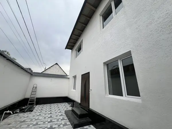 2 qavatli uy − 225 m², 1.5 sot. 