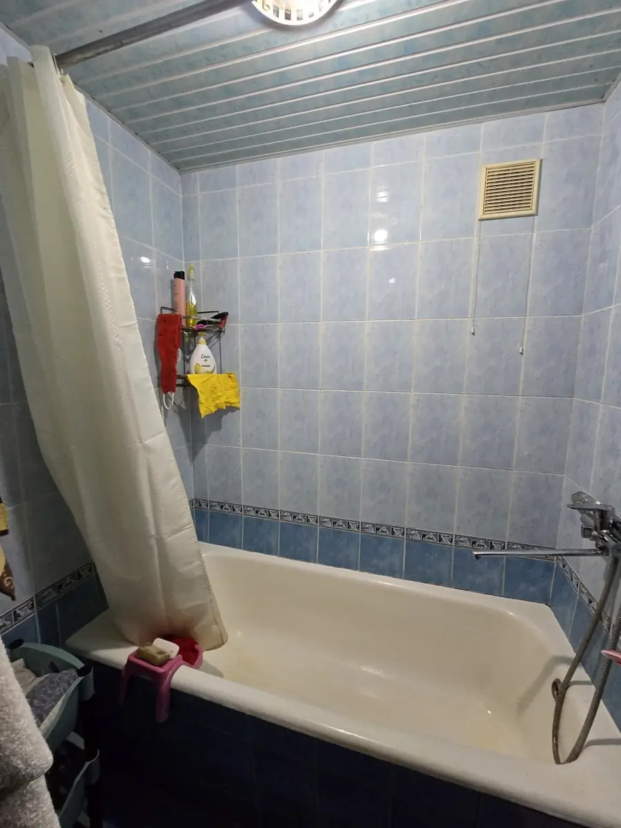 Продается 1-комнатная квартира − 44 м²