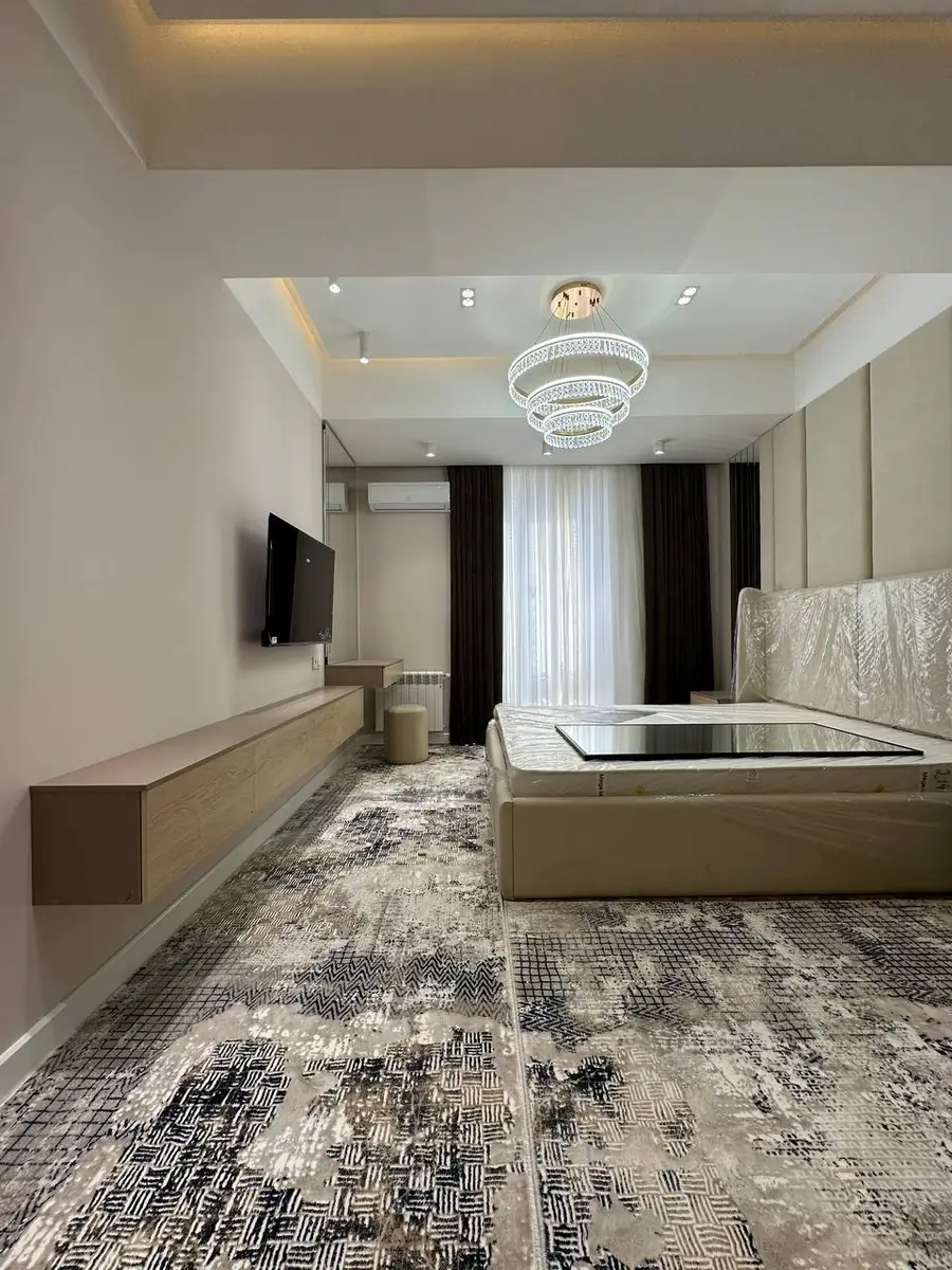 3 xonali kvartira sotiladi − 98 m²