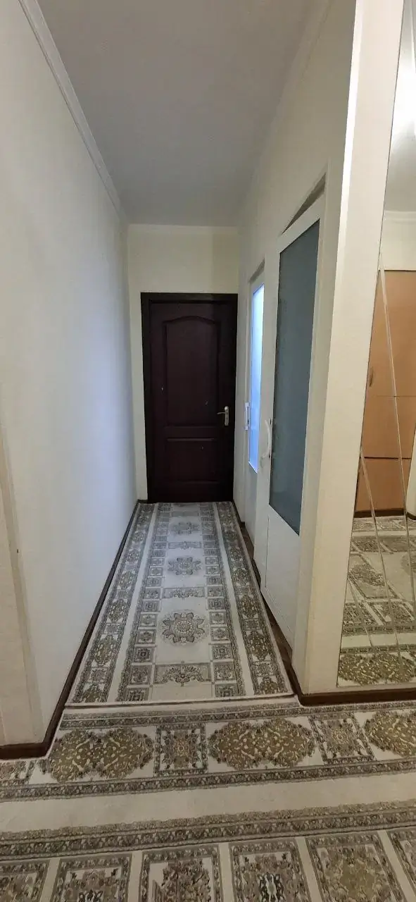 3 xonali kvartira sotiladi − 67 m²