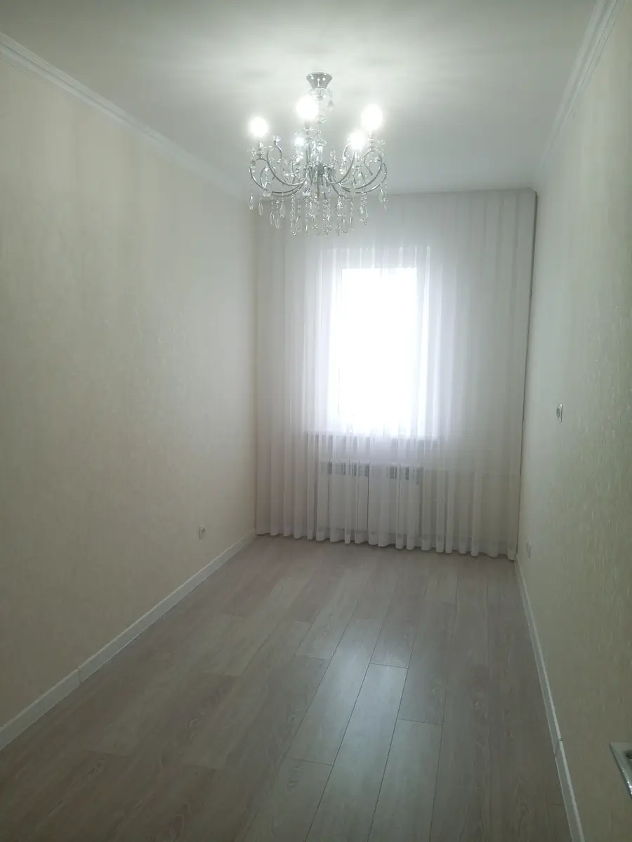 Продается 4-комнатная квартира − 110 м²