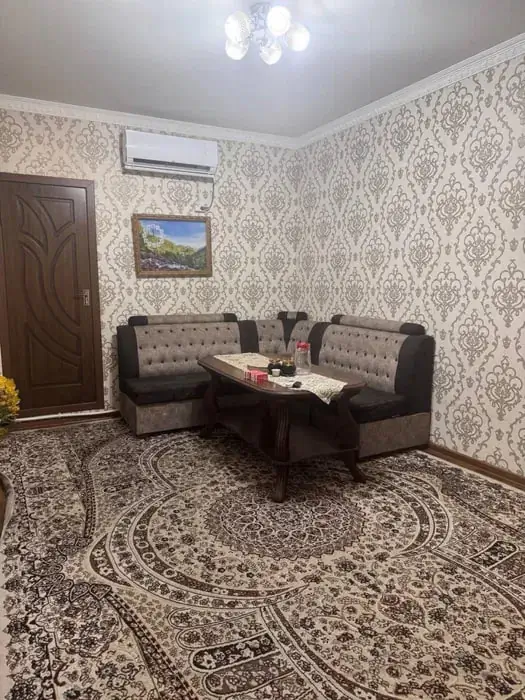 Сдается 3-комнатная квартира − 50 м²