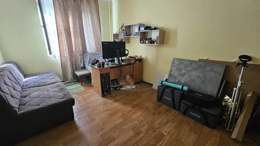 Продается 3-комнатная квартира − 60 м²