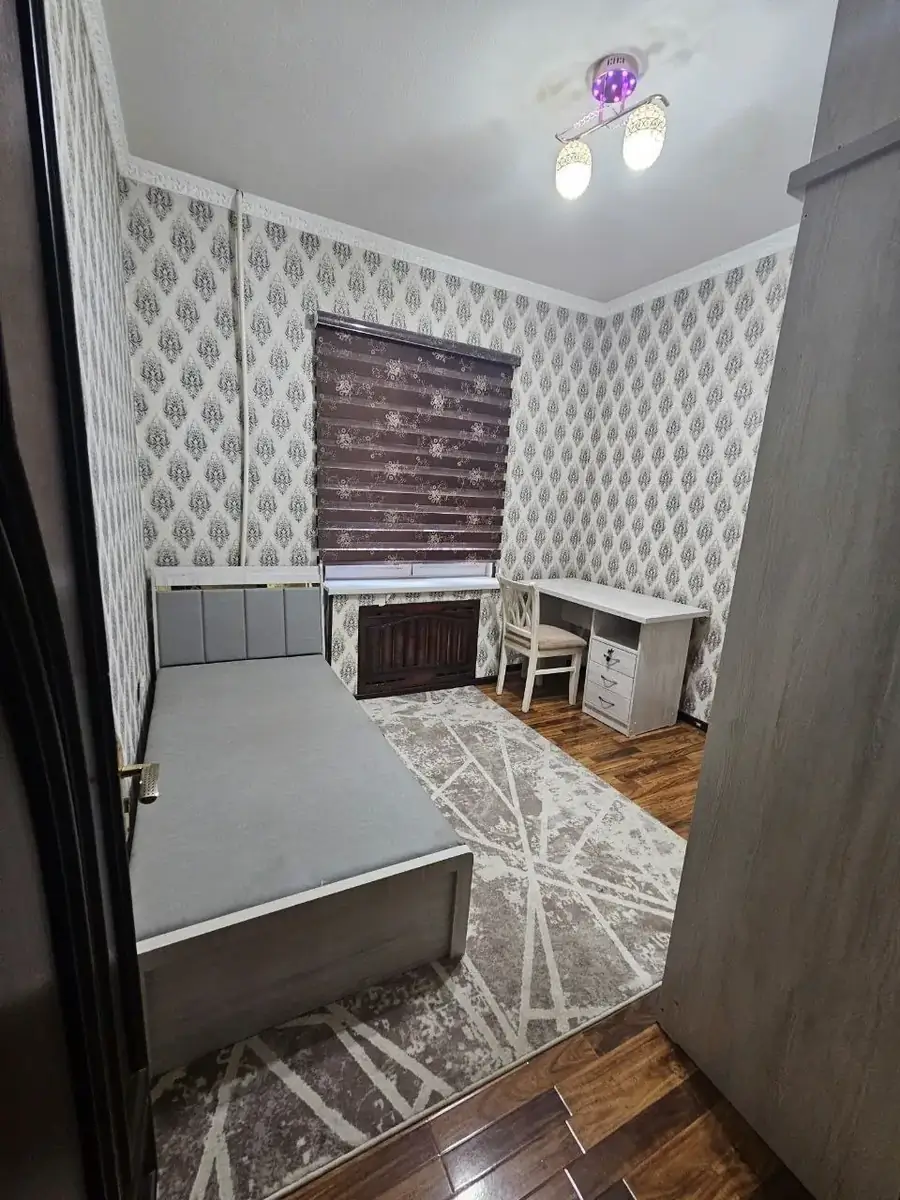 Сдается 4-комнатная квартира − 100 м²