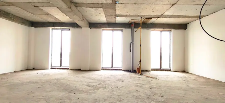 3 xonali kvartira sotiladi − 81 m²