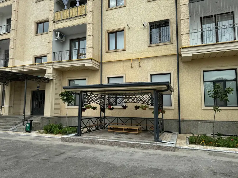 Продается 2-комнатная квартира − 62 м²