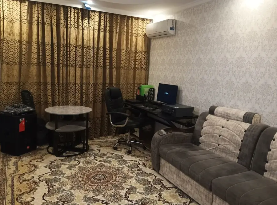3 xonali kvartira sotiladi − 58 m²